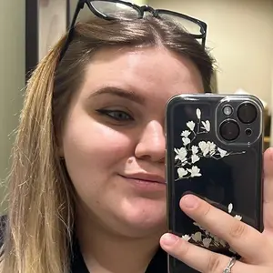 Я Лиза, 20, из Екатеринбурга, ищу знакомство для общения