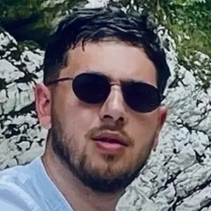 Я Максим, 28, знакомлюсь для общения в Казани