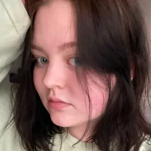 Я Александра, 18, из Санкт-Петербурга, ищу знакомство для постоянных отношений