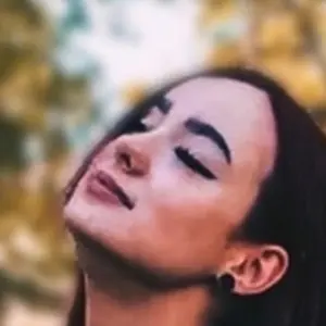 Я Ирина, 20, знакомлюсь для секса на одну ночь в Великом Новгороде