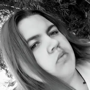 Я Света, 18, знакомлюсь для без обязательств в Москве
