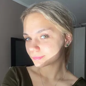 Дарья из Астрахани, мне 24, познакомлюсь для постоянных отношений